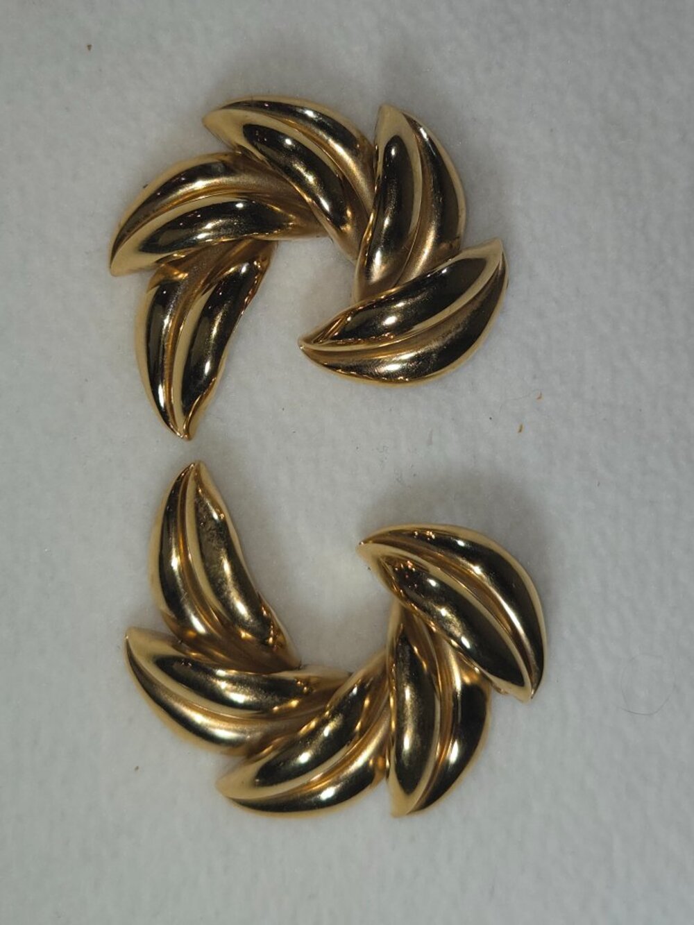 Vintage Givenchy Paris New York Gold Leaf Swirl Clip On Statement Earrings 80s